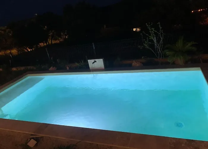 Le Clos De L'olivette * Sagriès